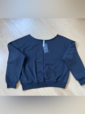 New!Fabletics Black Knit Hoodie - Tag Detail